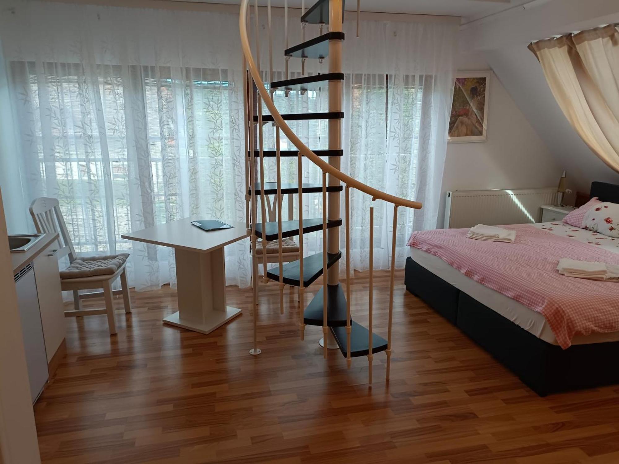 Pension Donaublick Grein 2 In Stifterstrasse19. Apartment ภายนอก รูปภาพ